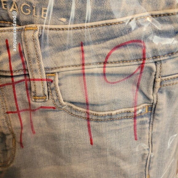 American Eagle Jeans 4 R Jegging Low Rise Super Stretch Light Wash Denim Raw Hem - Picture 13 of 13